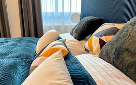Apartments By Prague City Golf