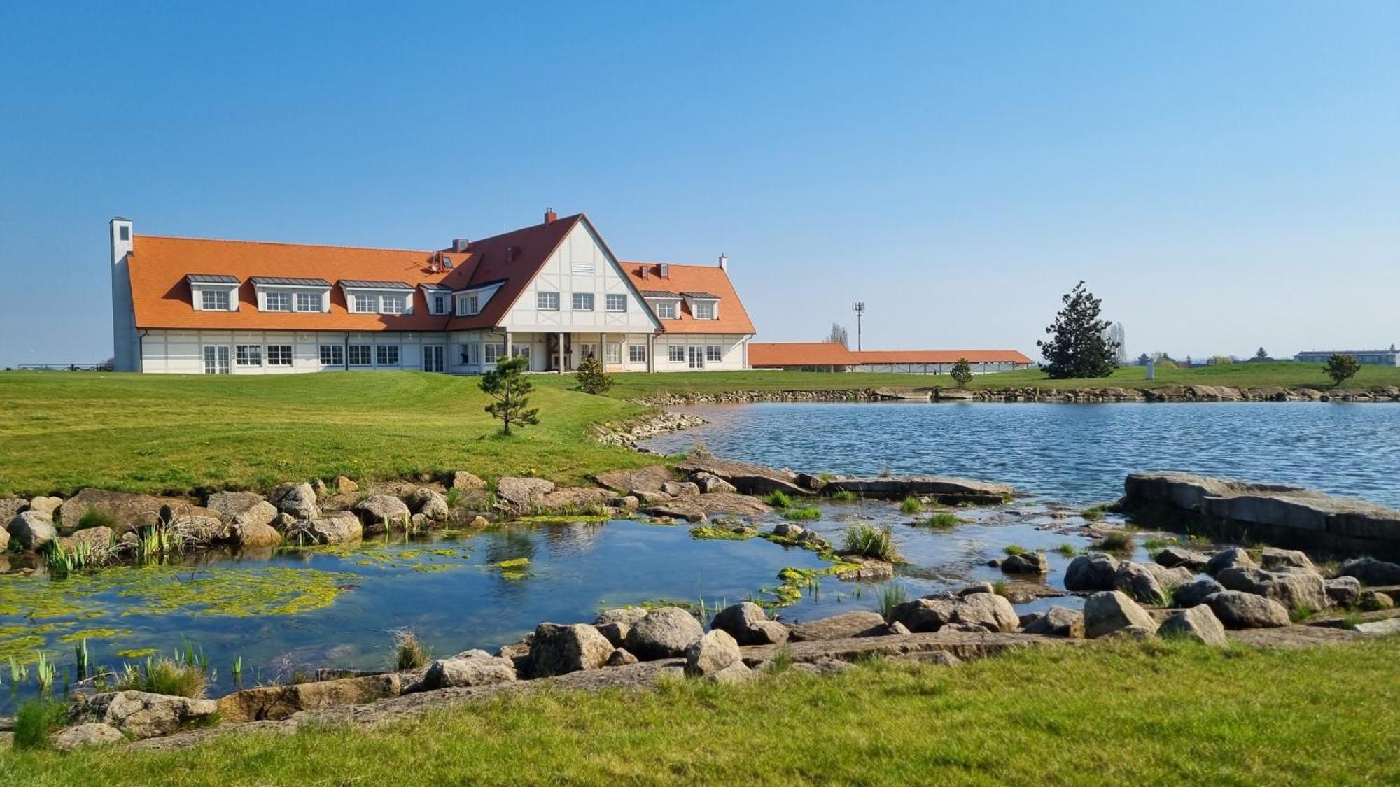 Apartments By Prague City Golf Exterior foto